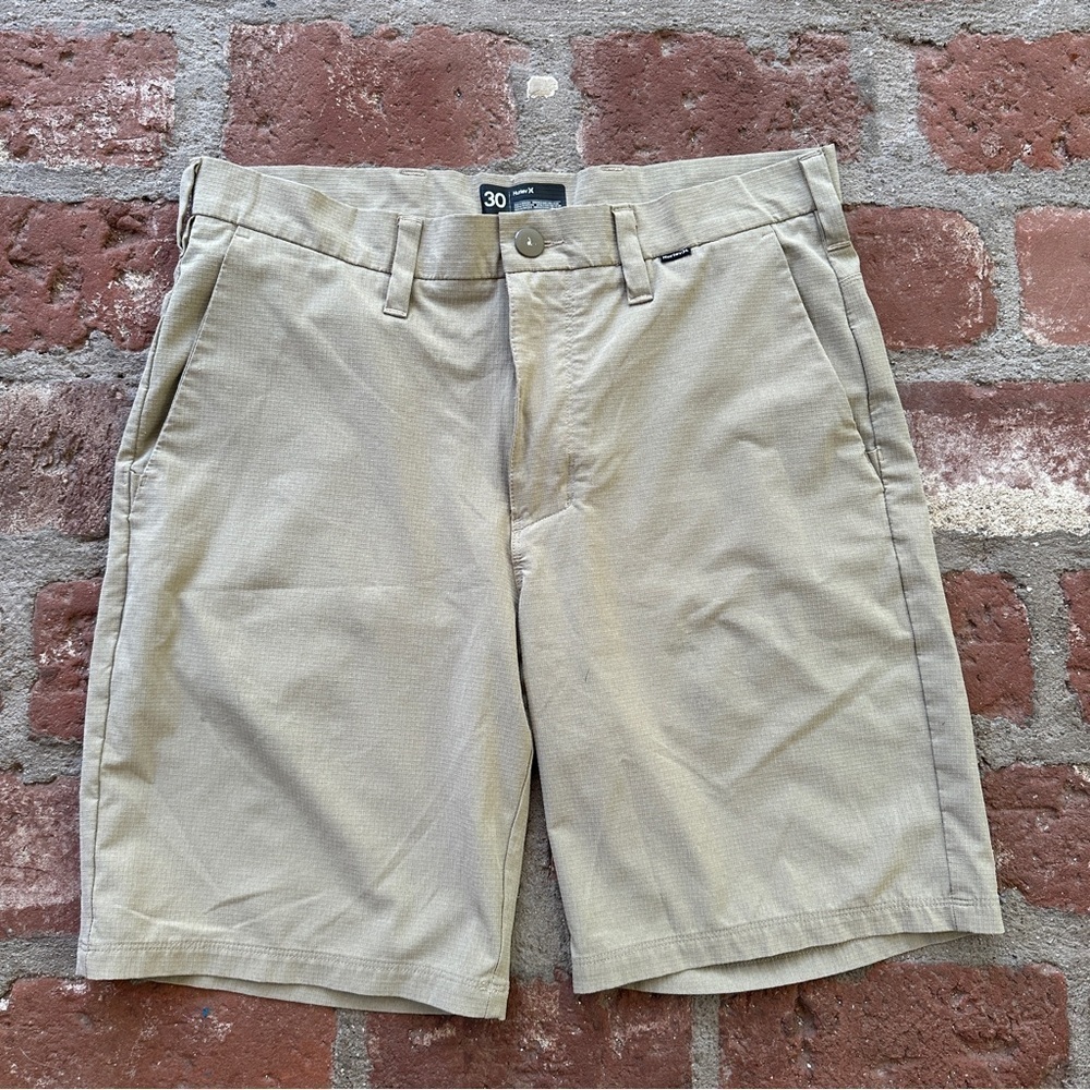 Hurley khaki cream  men's shorts size 30 lightweight zip fly with pockets